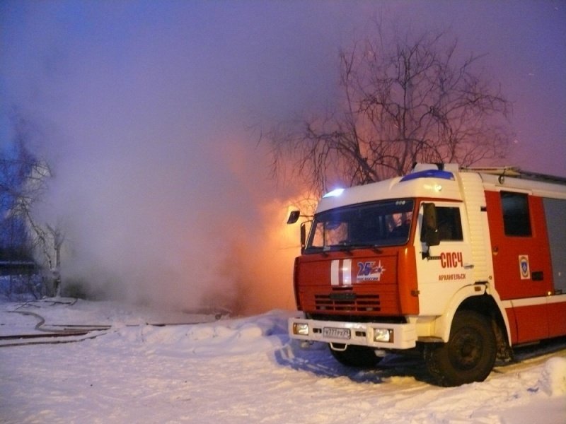 Пожарно-спасательные подразделения выезжали на пожар в г.Мезень Архангельской области.
